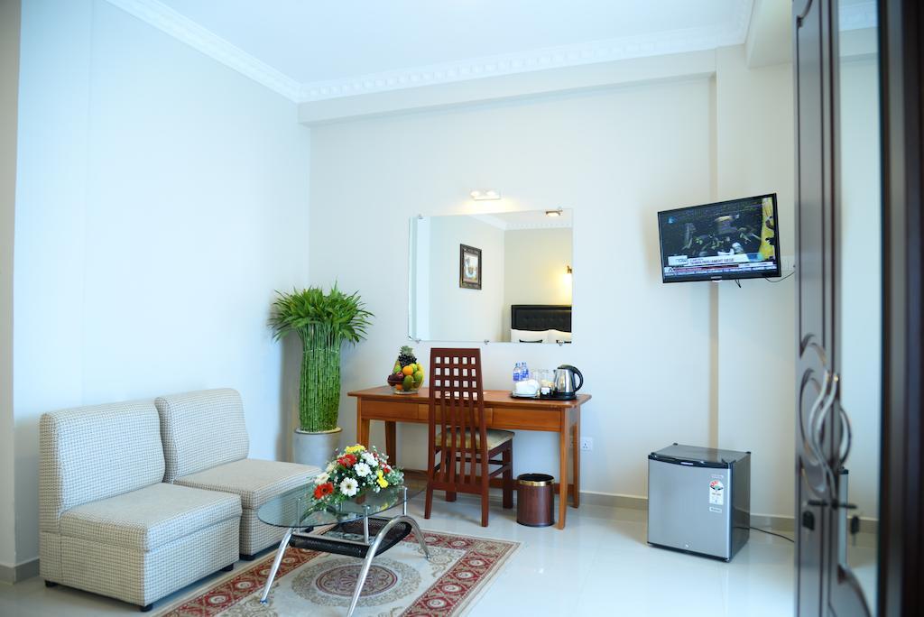 Lazaani Hotel Colombo Exterior photo